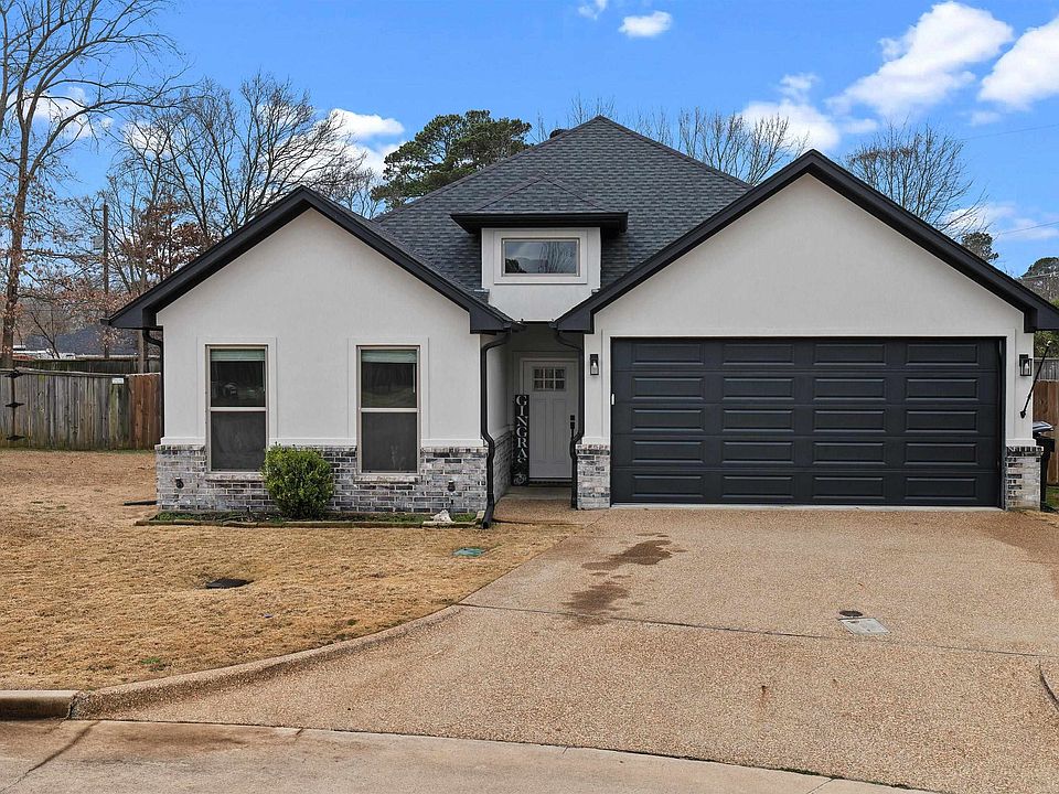 1st image of 727 Cove Pl