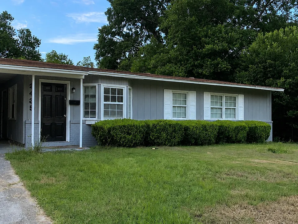 2435 Thrasher Ave
