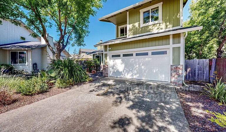 360 Manka Cir — Photo 3