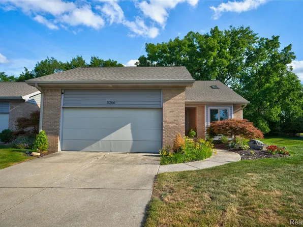 5366 Warwick Trl, Grand Blanc, MI 48439
