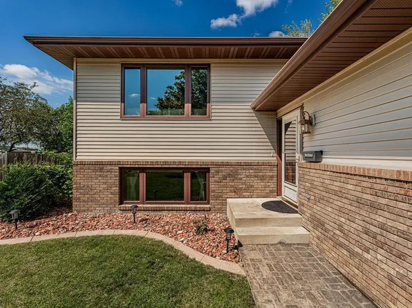 632 12th Ave E, West Fargo, ND 58078