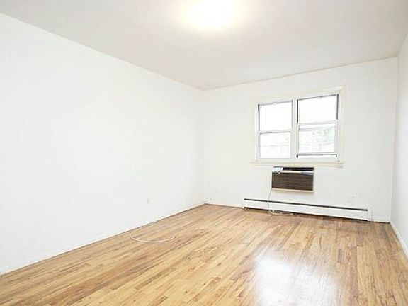 4th image of 21-18 Broadway #2