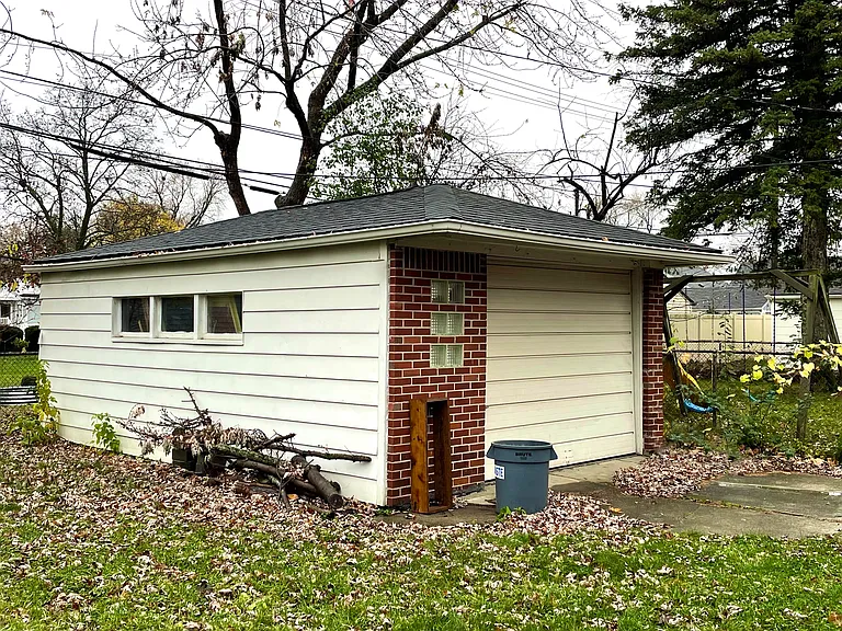 1197 West Blvd — Photo 35