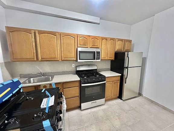 4th image of 550 W 157th St APT 42