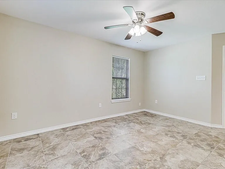 2111 E Lott Ave — Photo 27