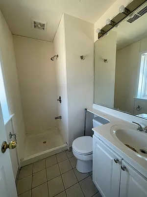 Rented by OOAKB&F INC | media 22