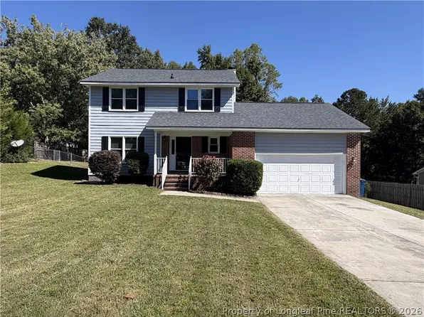 198 Oakbluff Dr, Raeford, NC 28376