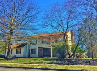 115 Hickory Rd, Somerset, NJ 08873