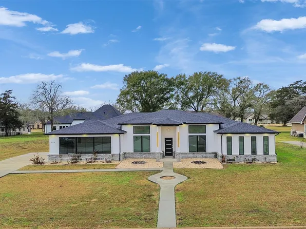 145 Birdie Dr, Hempstead, TX 77445