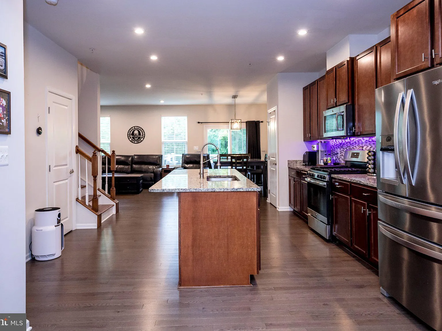 3 bed, 3.5 bath, 3365 sqft, $2,750 — Photo 4