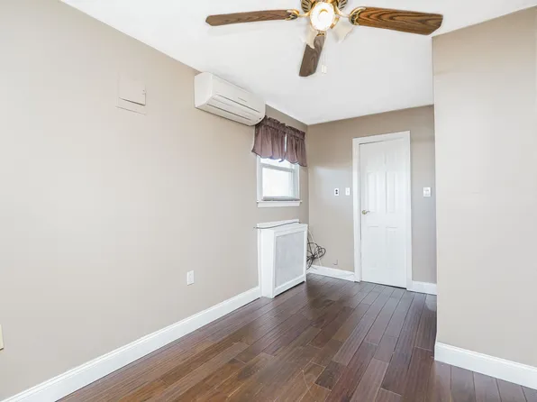 53 Dictum Court image 25 of 26