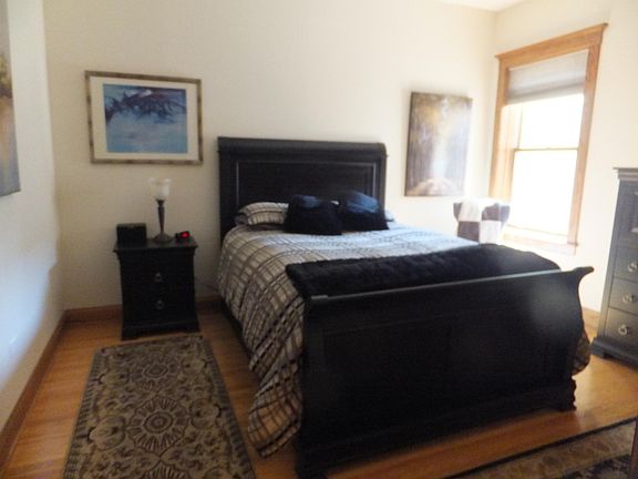 5th image of 5838 N Kenmore Ave APT 2
