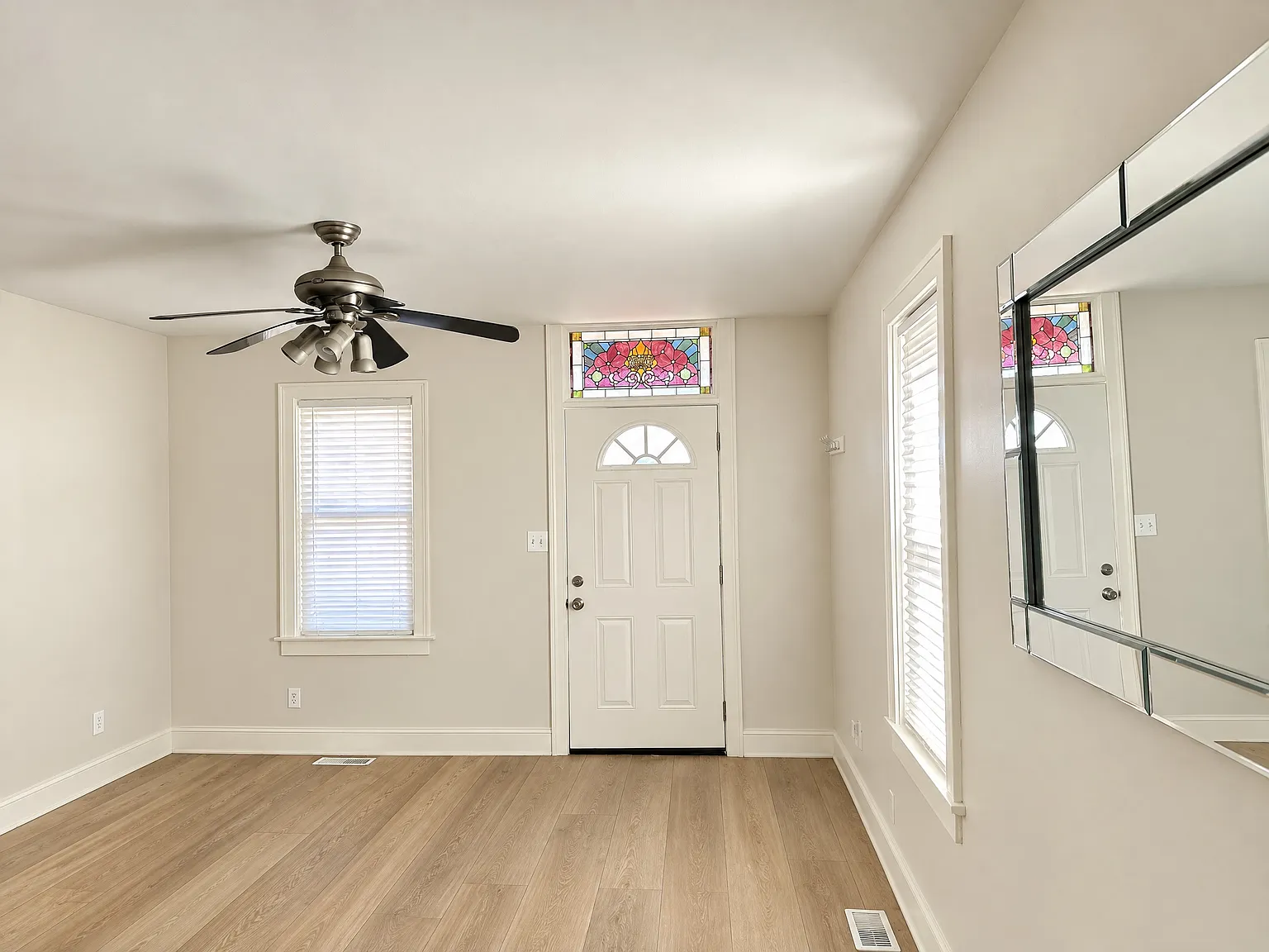 1 bed, 650 sqft, $1,300 — Photo 3