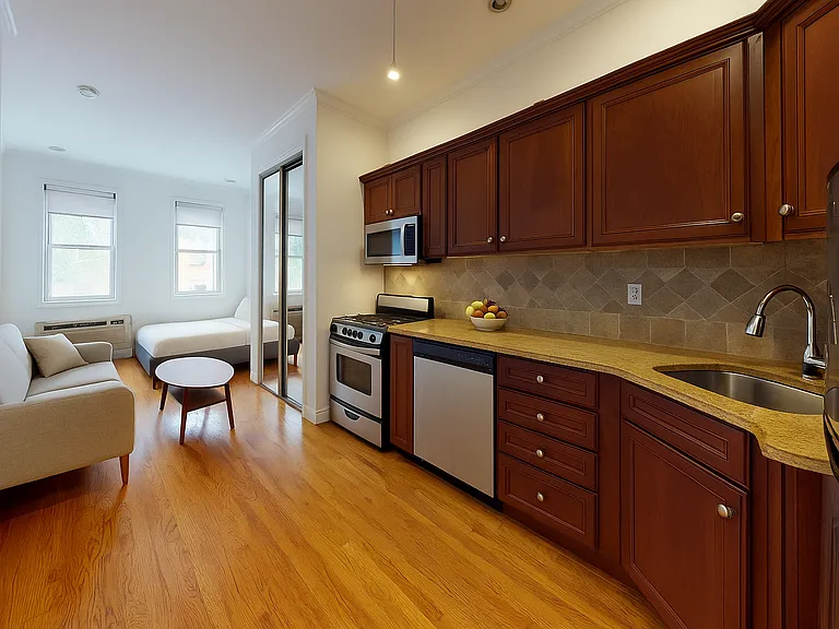 607 Adams St #1 — Photo 3