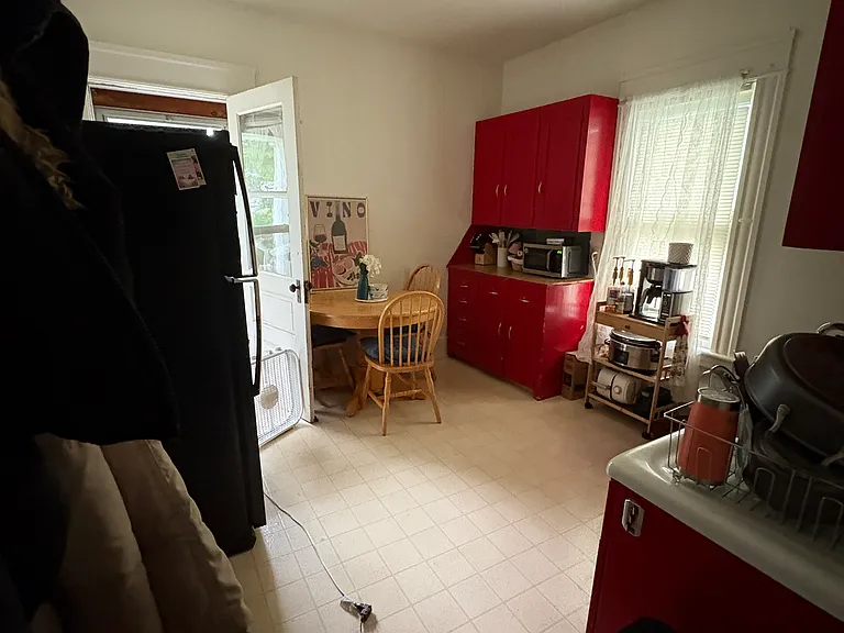 915 King St — Photo 2