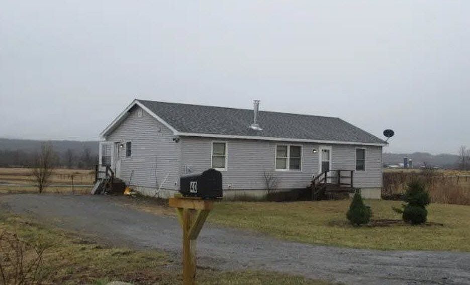 2nd image of 40 Swamp Rd