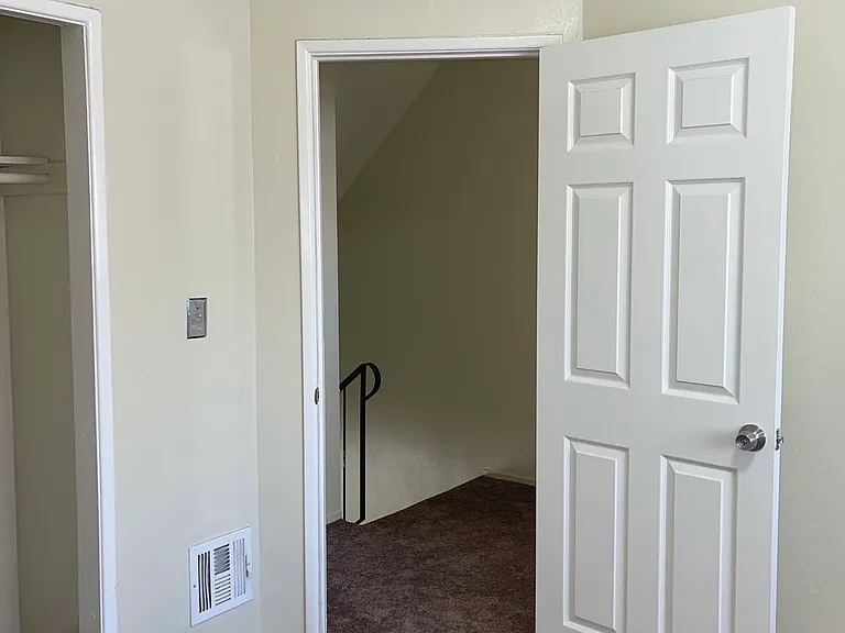 4575 Canoga St #B — Photo 2