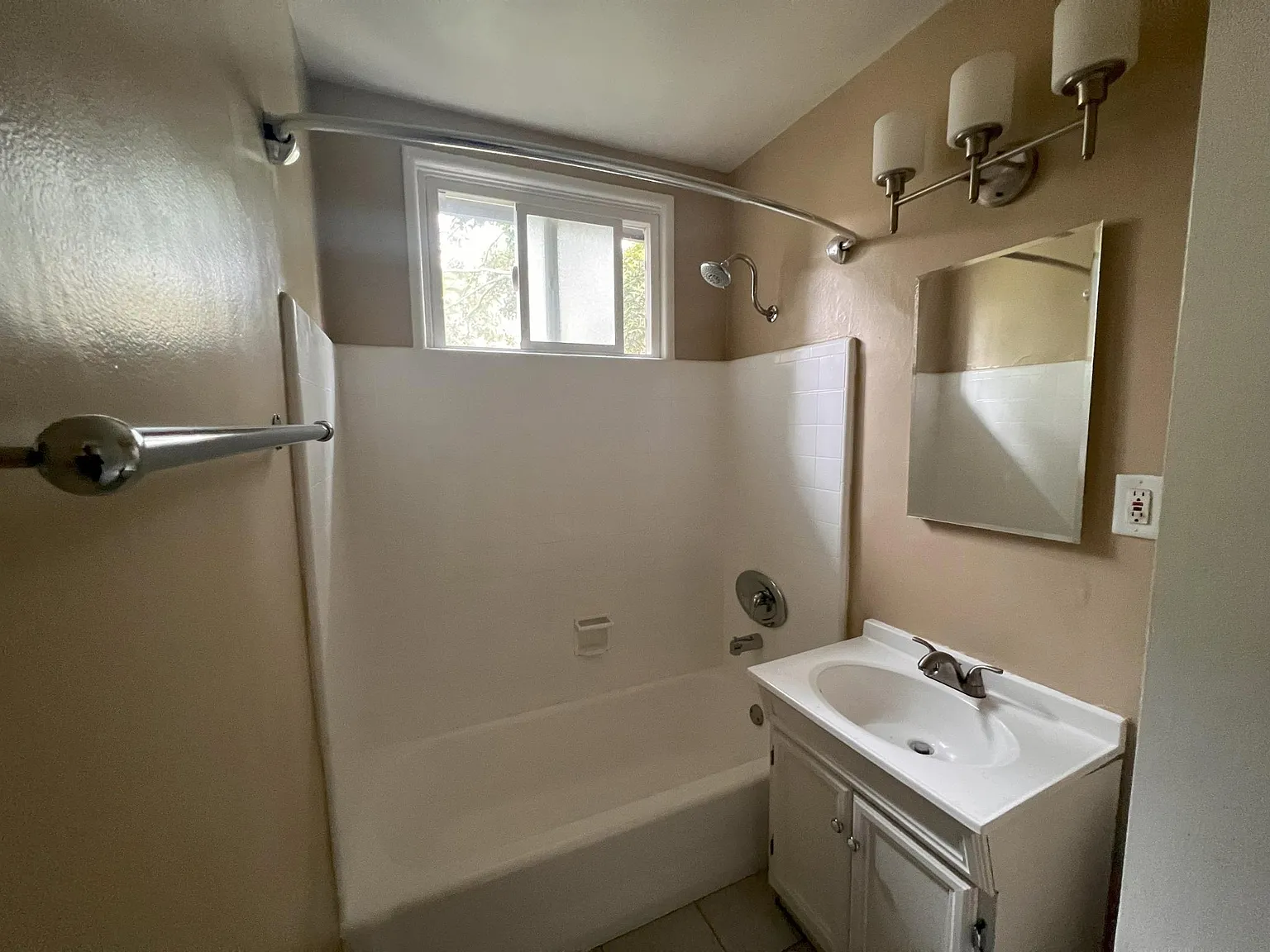 1 bed, 700 sqft, $2,275 — Photo 4
