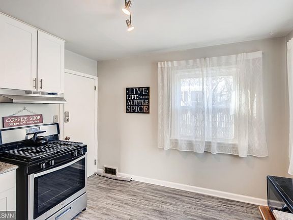 4th image of 940 Saint Clair Ave