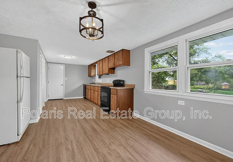 4419 Charles Dr — Photo 8