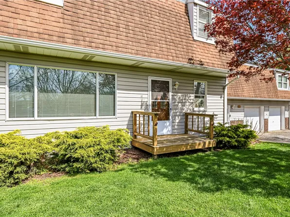 361 Middletown Rd, New Stanton, PA 15672