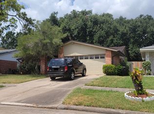 10418 Stockman Ln, Sugar Land, TX 77498