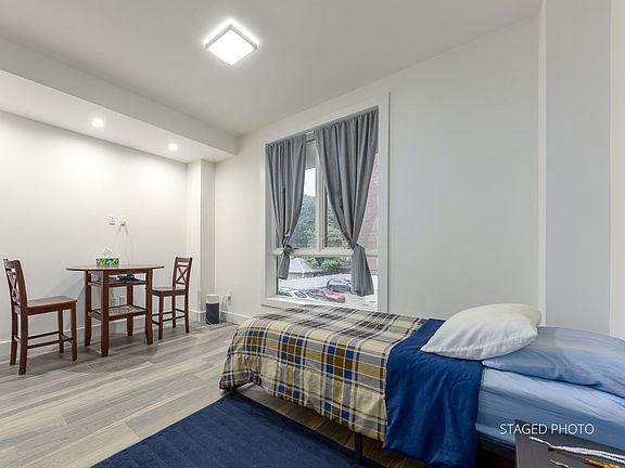 4th image of 2222 Ocean Ave #5E
