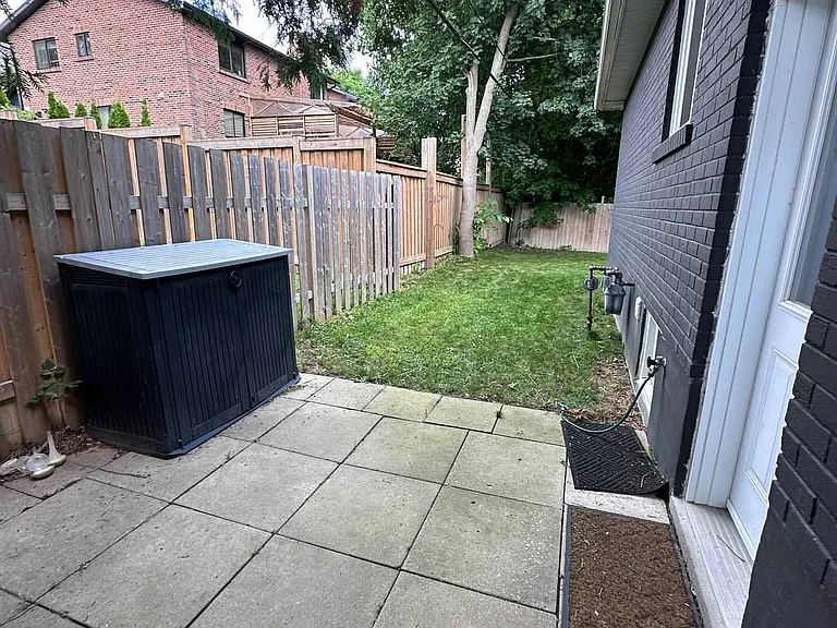 112 Walter Ave #MAIN — Photo 25