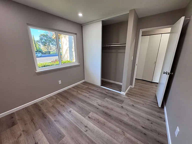 1565 Buttercup Ct — Photo 16