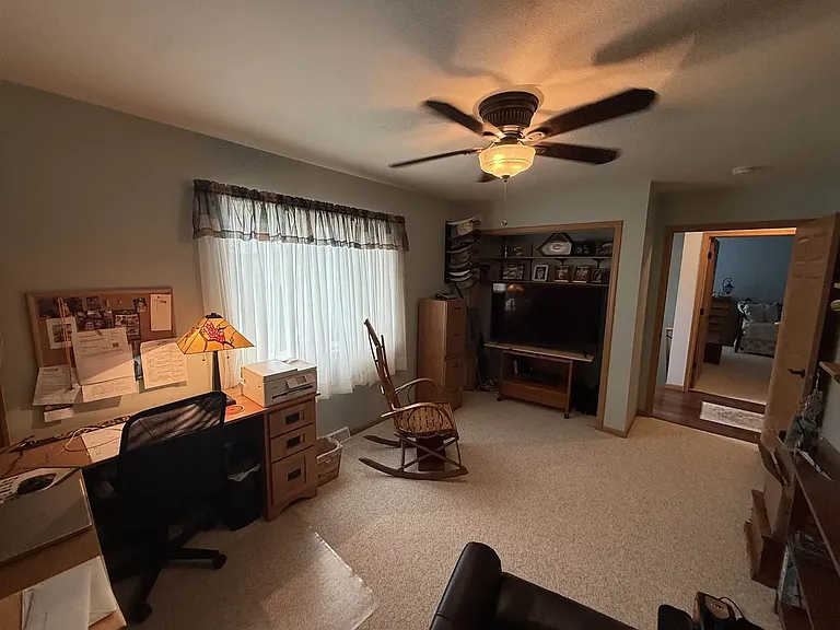 582 Alyssa St — Photo 14