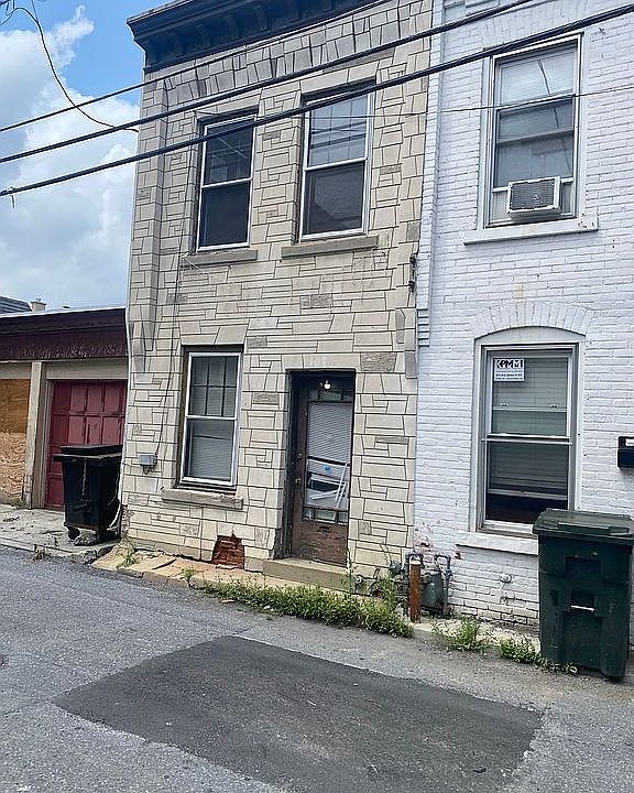 1st image of 109 Rink St