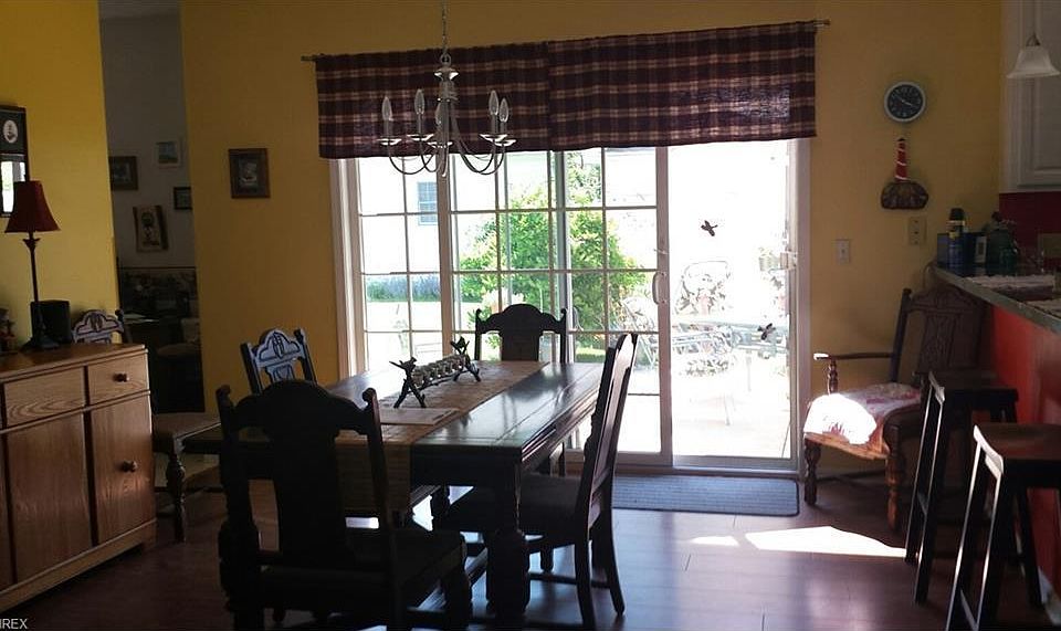 2nd image of 3939 Hilltop Dr