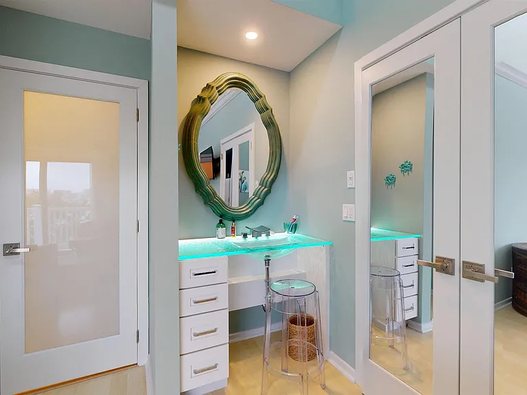 701 Bayshore Ave #701 — Photo 32