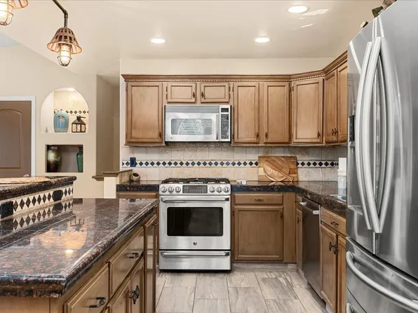 16924 Oscar Dr, Grass Valley, CA 95949