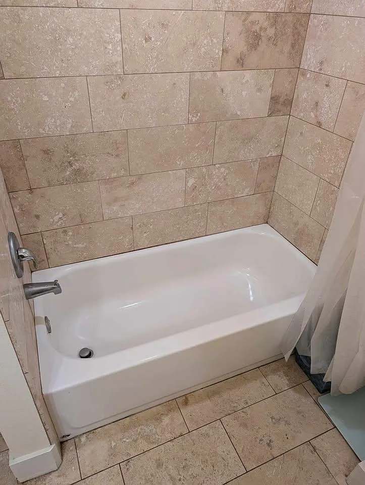 2 bed, 2.0 bath, 915 sqft, $1,799 — Photo 4