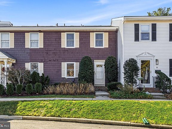 2nd image of 635 E Main St #7