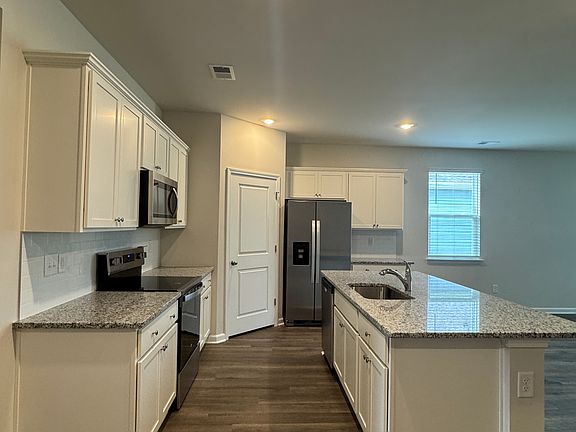 5th image of 632 Layla Way