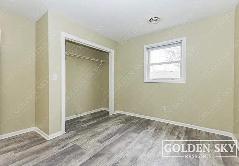 2109 S Hoyt Ave — Photo 11