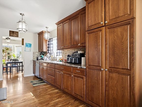 5th image of 4960 Pear Butte Dr