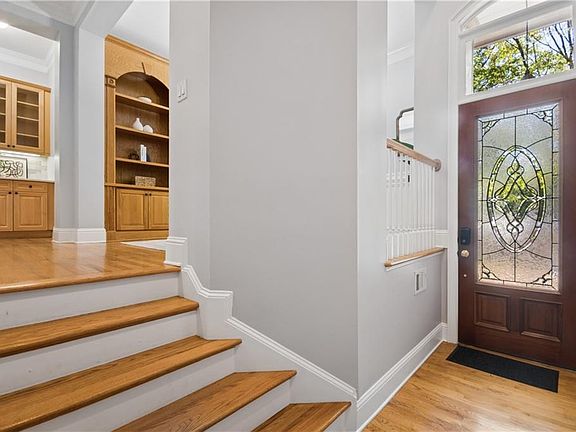 4th image of 1048 Emory Parc Pl