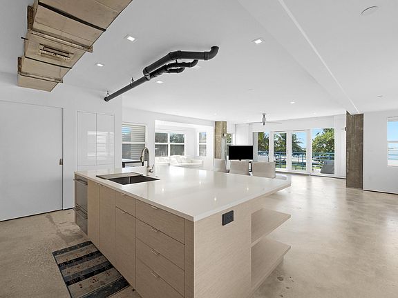 2nd image of 105 Front St APT 122