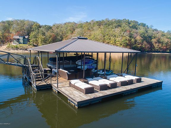 Image 4: Dock