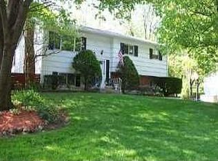 15 Amarillo Dr, Nanuet, NY 10954