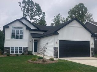 3485 Breezewood Ct SE, Kentwood, MI 49512
