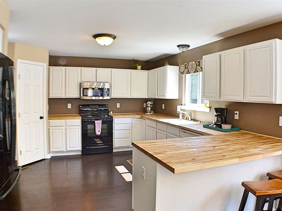 3rd image of 1085 Riverwalk Ct