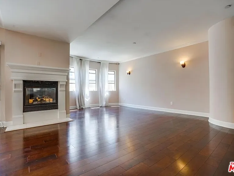1522 Amherst Ave #402 — Photo 7