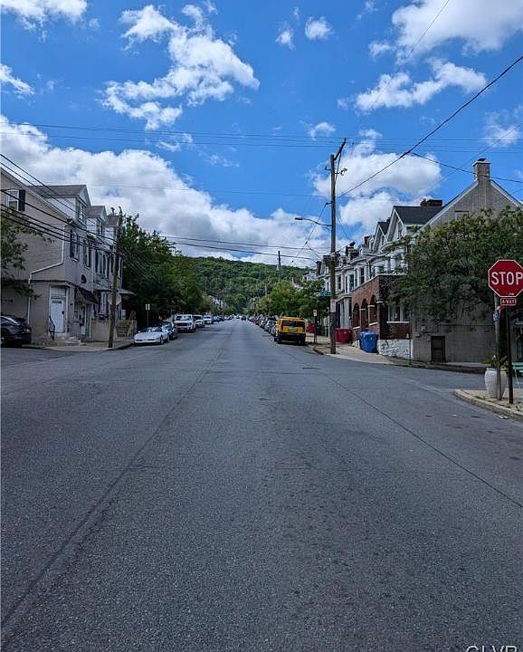 2nd image of 534 Hayes St