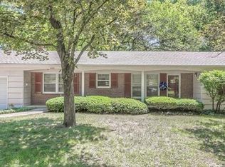 8301 Sagamore Rd, Leawood, KS 66206