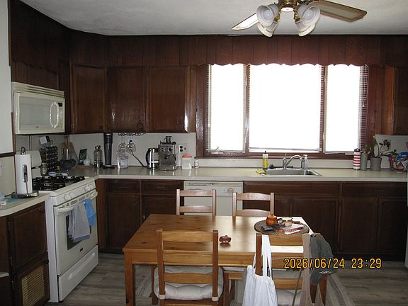 4th image of 82 Chandler St #1