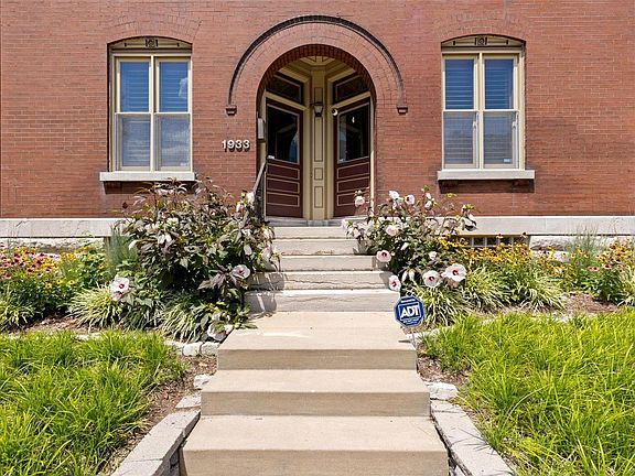 2nd image of 1933 Withnell Ave